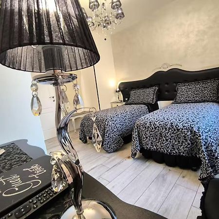 Alloggio Turistico Giulietta E Romeo - Intero Appartamento - Villafranca Di Verona, Zimmer, Holiday Rooms Exteriör bild