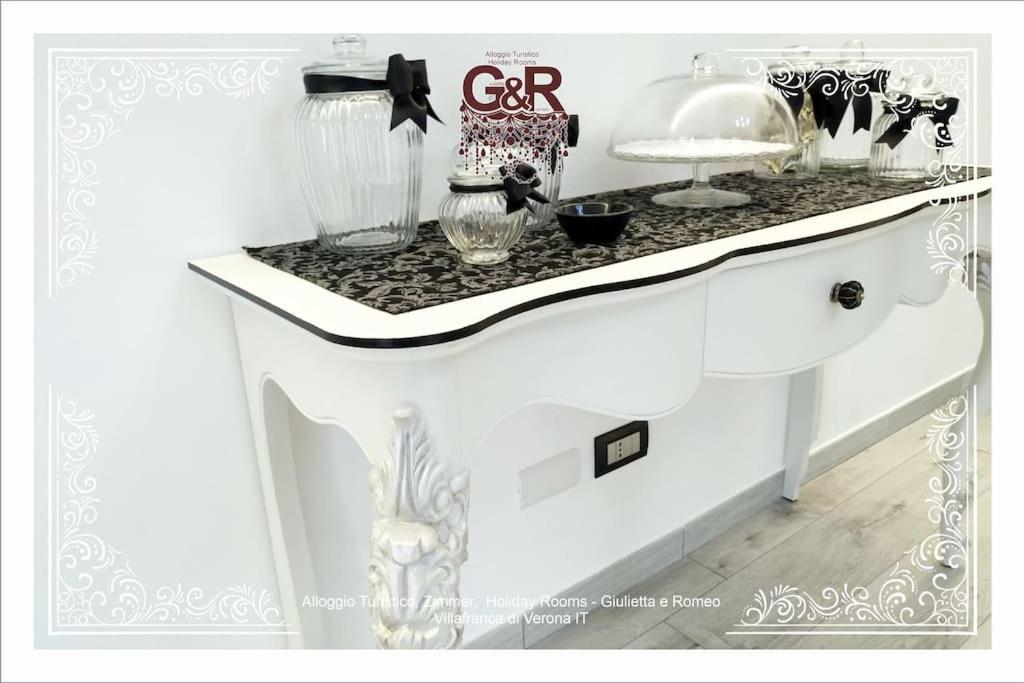 Alloggio Turistico Giulietta E Romeo - Intero Appartamento - Villafranca Di Verona, Zimmer, Holiday Rooms Exteriör bild