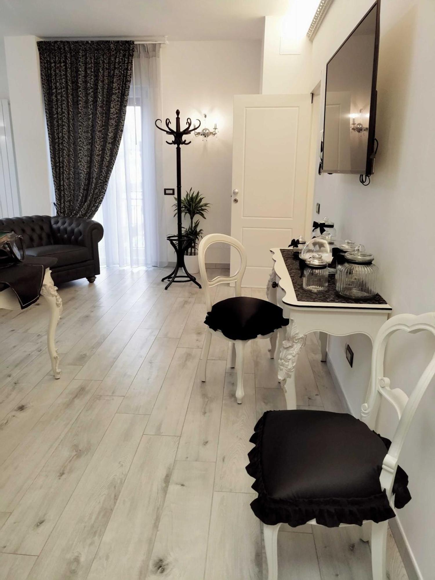 Alloggio Turistico Giulietta E Romeo - Intero Appartamento - Villafranca Di Verona, Zimmer, Holiday Rooms Exteriör bild